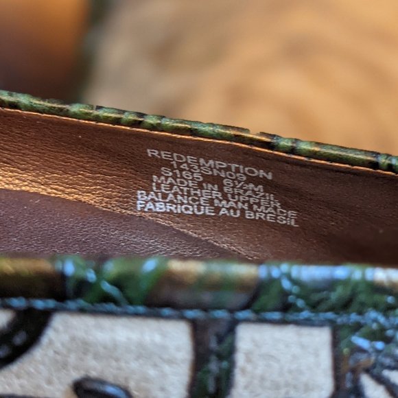 NWOT (W6.5) - CARLOS SANTANA Suede Peeptoe Pump - Picture 7 of 8